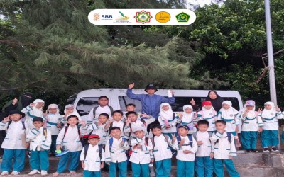 Siswa Kelas I MIS Insan Robbani Field Trip ke Pantai Londa Lima, Belajar Mengamati Lingkungan Sekitar